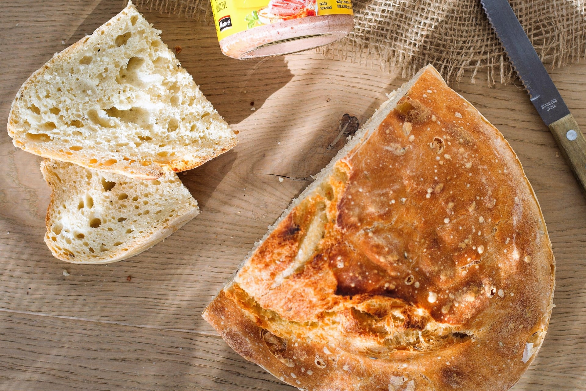 Domowy chleb kubkowy